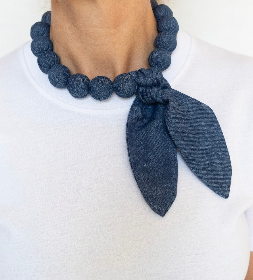 Collares textiles anudado pañuelo